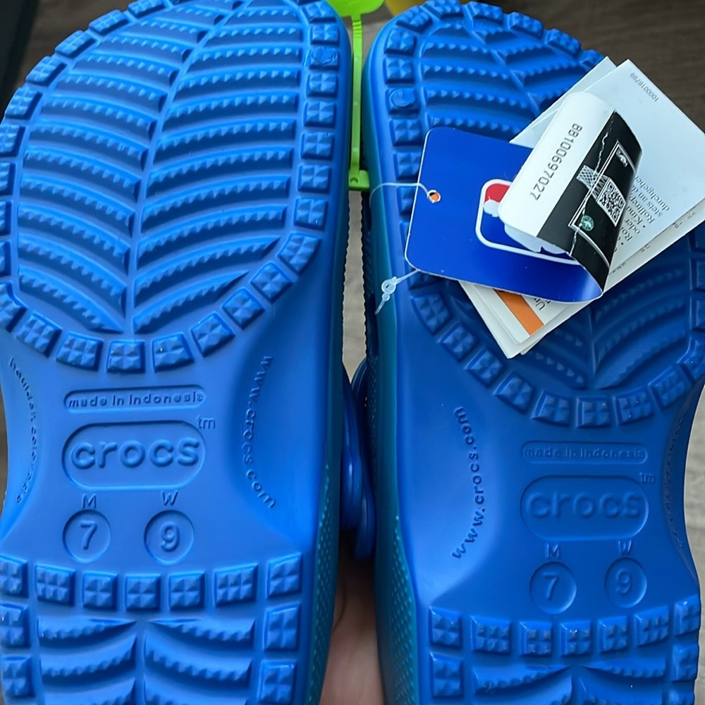 Crocs - Picture 6 of 9
